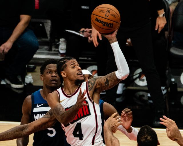 （体育）篮球——NBA常规赛：火箭不敌森林狼-8.jpg