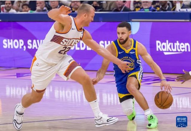 篮球——NBA常规赛：勇士胜太阳-3.jpg