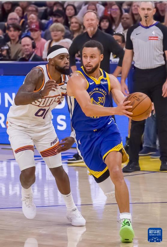 篮球——NBA常规赛：勇士胜太阳-5.jpg