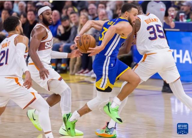 篮球——NBA常规赛：勇士胜太阳-6.jpg