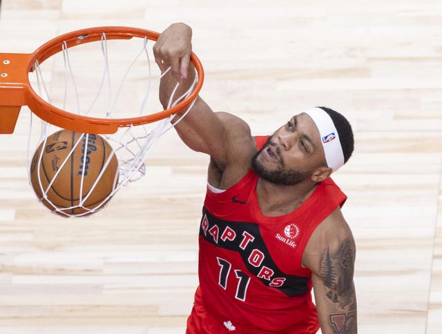 （体育）篮球——NBA常规赛：猛龙不敌老鹰-4.jpg