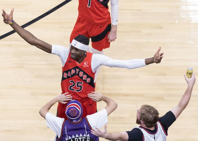 （体育）篮球——NBA常规赛：猛龙不敌老鹰-5.jpg