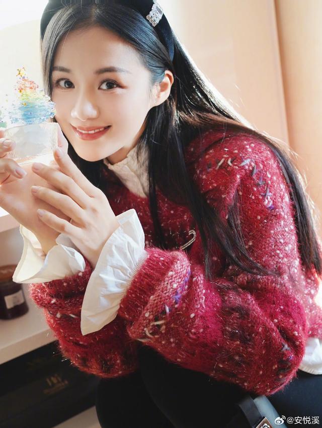美女明星-3.jpg