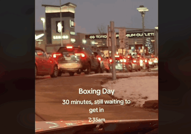 Boxing Day多伦多掀狂潮！天没亮人就挤爆Outlets排长队！-5.jpg