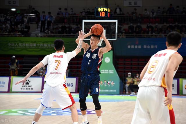 杨毅：中国篮球又到了最后一分钟！新赛季CBA怎么打？-2.jpg