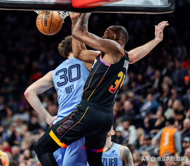 NBA最新排名！湖人给快船送温暖，卫冕冠军创新高，勇士坐稳第十-3.jpg