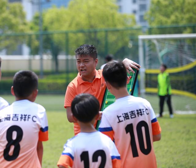中国足球青训调研｜“12岁退役”是痛点，上海青训机构尽力不让孩子“踏空”-6.jpg
