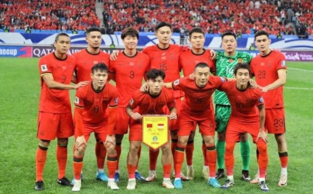 2025球叮足球献词：岁月之舟，驶向新程！-1.jpg
