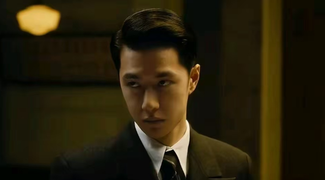 被央媒怒批，目不识丁，丢人现眼，这几位“文盲”明星凭什么走红-2.jpg