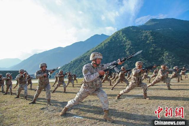 西藏军区某边防团开启新年度军事训练战幕-3.jpg