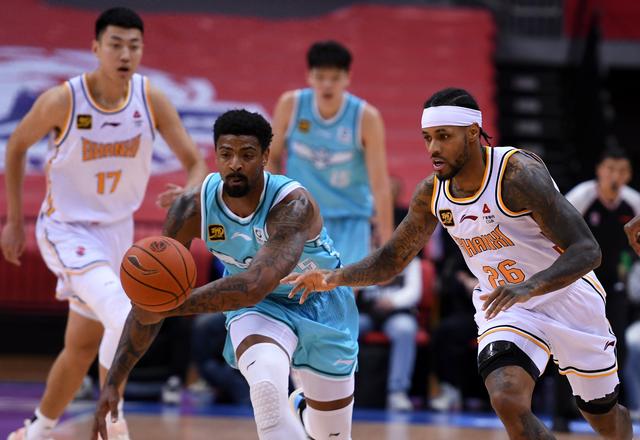 （体育）篮球——CBA常规赛：青岛国信制药胜山西汾酒-1.jpg