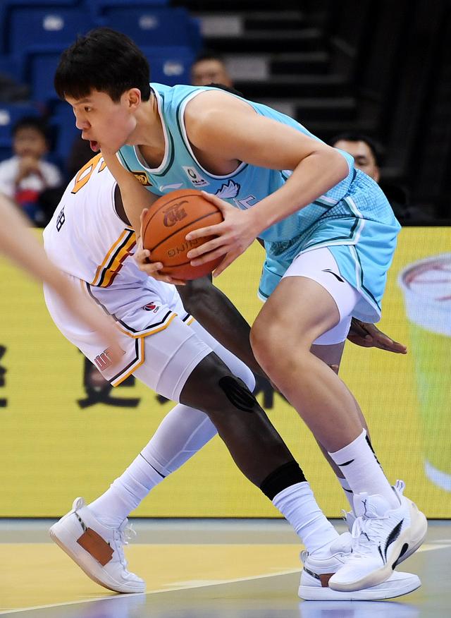 （体育）篮球——CBA常规赛：青岛国信制药胜山西汾酒-6.jpg