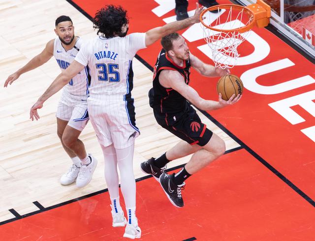 （体育）篮球——NBA常规赛：猛龙不敌魔术-2.jpg