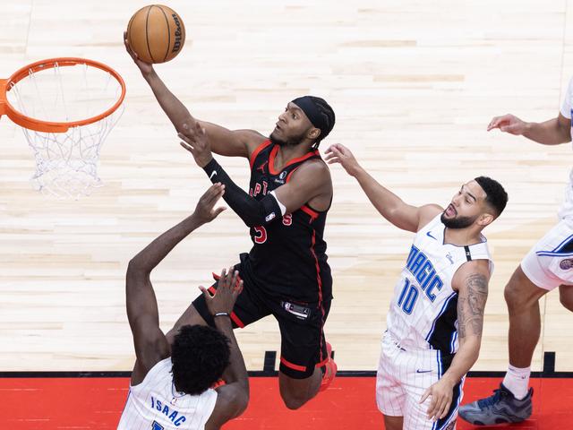 （体育）篮球——NBA常规赛：猛龙不敌魔术-6.jpg