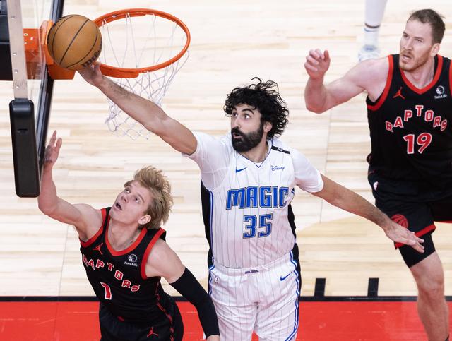 （体育）篮球——NBA常规赛：猛龙不敌魔术-12.jpg