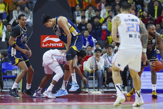 #（体育）篮球——CBA常规赛：广东东阳光胜山东高速-2.jpg