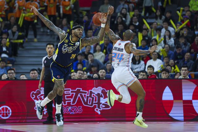 #（体育）篮球——CBA常规赛：广东东阳光胜山东高速-1.jpg
