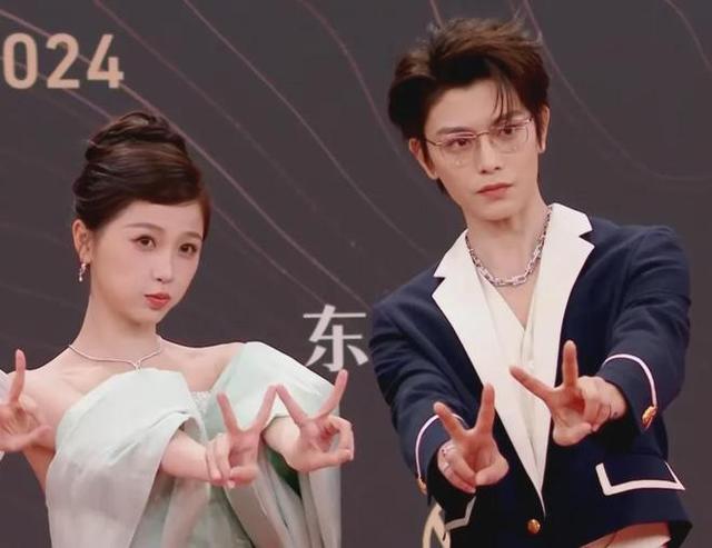 这一夜男明星都怎么了，林更新满脸褶子，王鹤棣油腻，任嘉伦发型-12.jpg