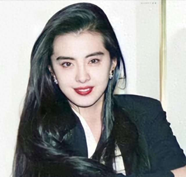 不工作不拍戏，在温哥华住16年的王祖贤，她的收入都是从何而来？-1.jpg