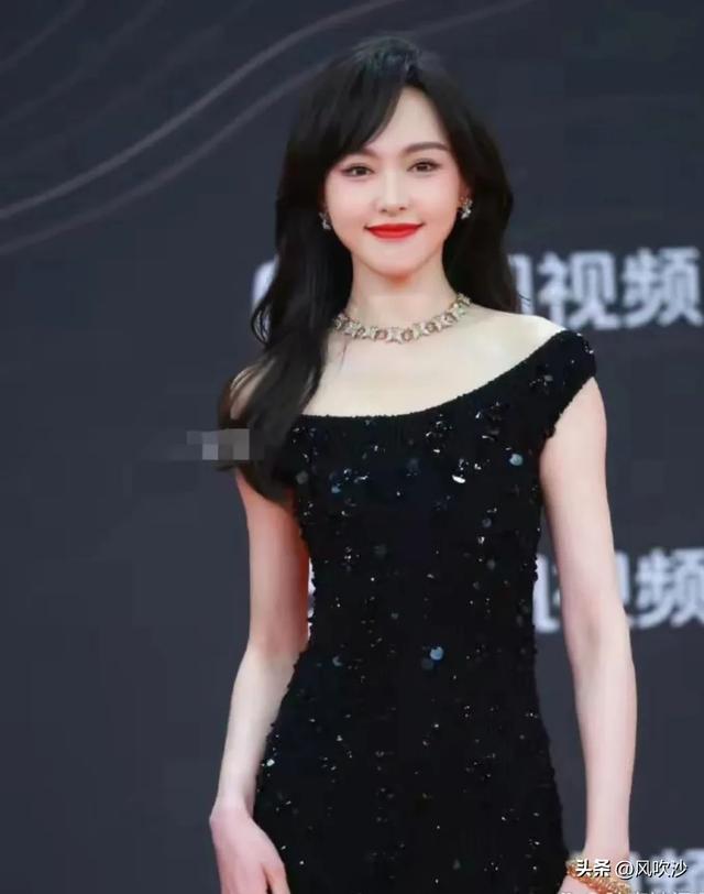 星光大赏红毯赵丽颖、吴亦凡及150位明星，谁才是最闪亮的星？-4.jpg