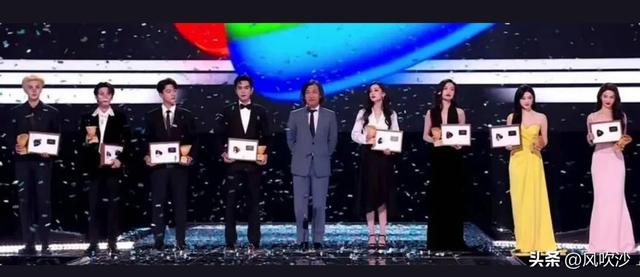 星光大赏红毯赵丽颖、吴亦凡及150位明星，谁才是最闪亮的星？-5.jpg