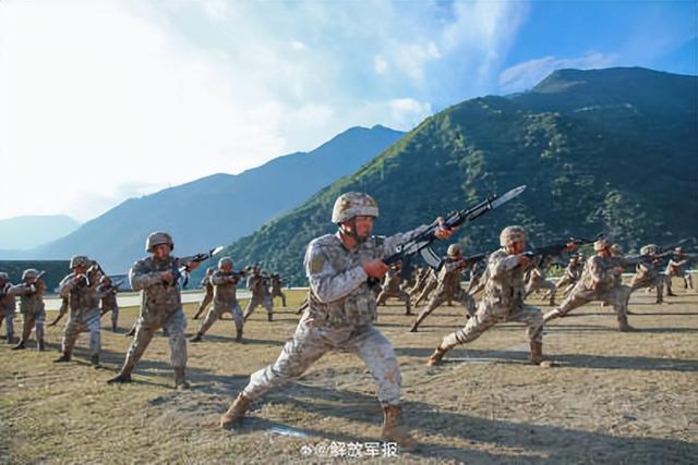 西藏军区某边防团开展新年度军事训练-5.jpg