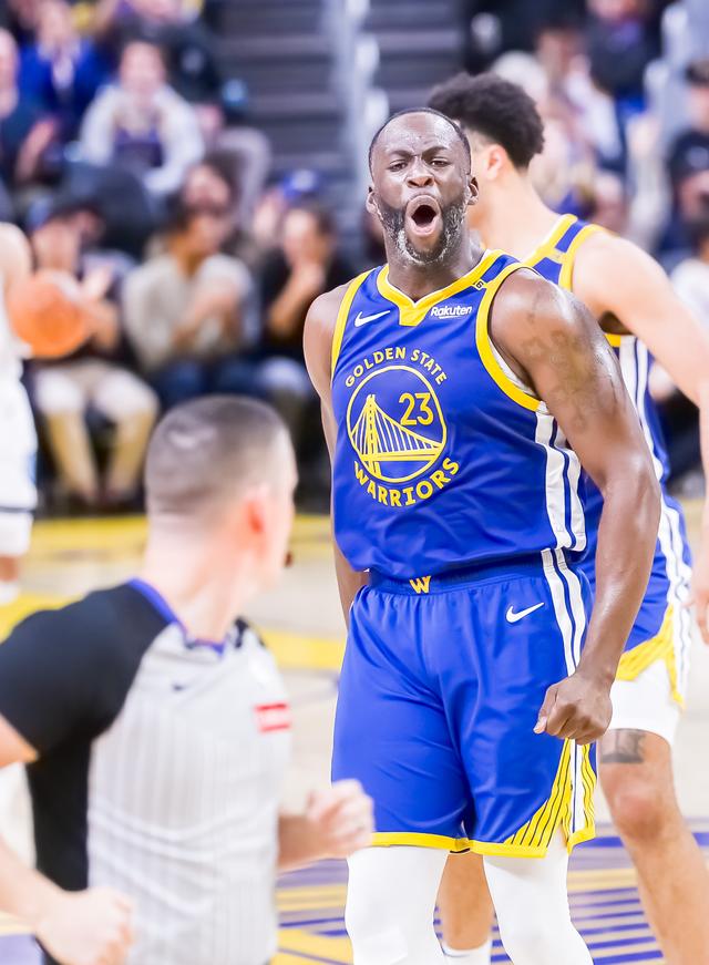 （体育）篮球——NBA常规赛：勇士胜灰熊-8.jpg
