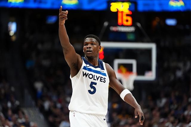 NBA红黑榜：完全体快船展现强劲实力，约基奇连战文班亚马连砍40+-5.jpg