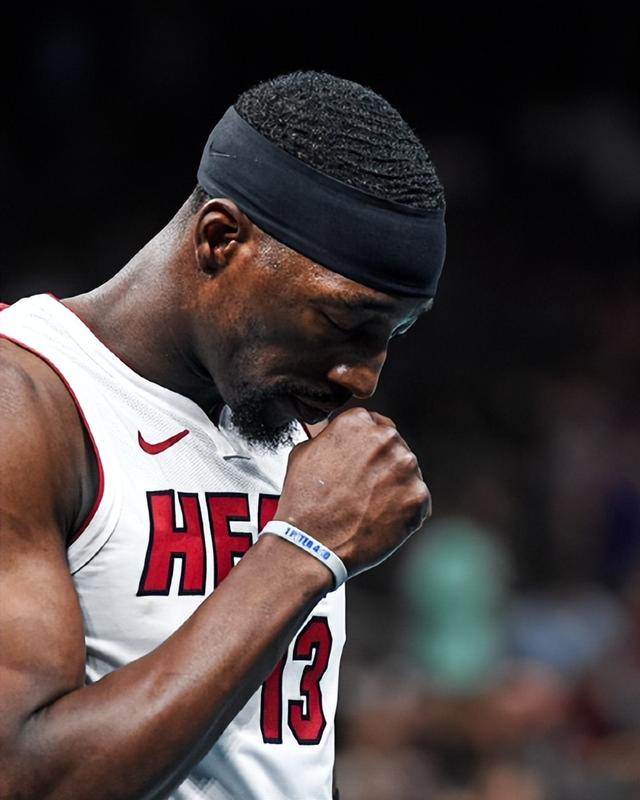 NBA红黑榜：完全体快船展现强劲实力，约基奇连战文班亚马连砍40+-9.jpg