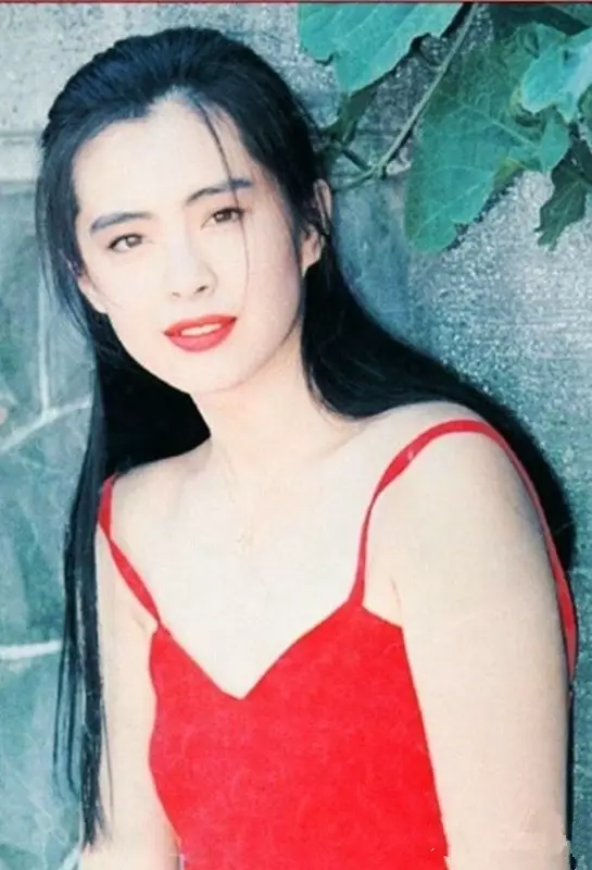 不工作不拍戏，在温哥华住16年的王祖贤，她的收入都是从何而来？-8.jpg