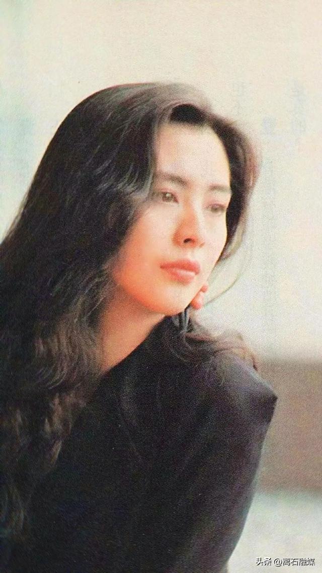 不工作不拍戏，在温哥华住16年的王祖贤，她的收入都是从何而来？-12.jpg