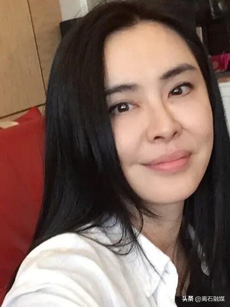 不工作不拍戏，在温哥华住16年的王祖贤，她的收入都是从何而来？-14.jpg