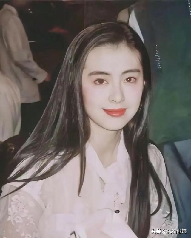 不工作不拍戏，在温哥华住16年的王祖贤，她的收入都是从何而来？-15.jpg