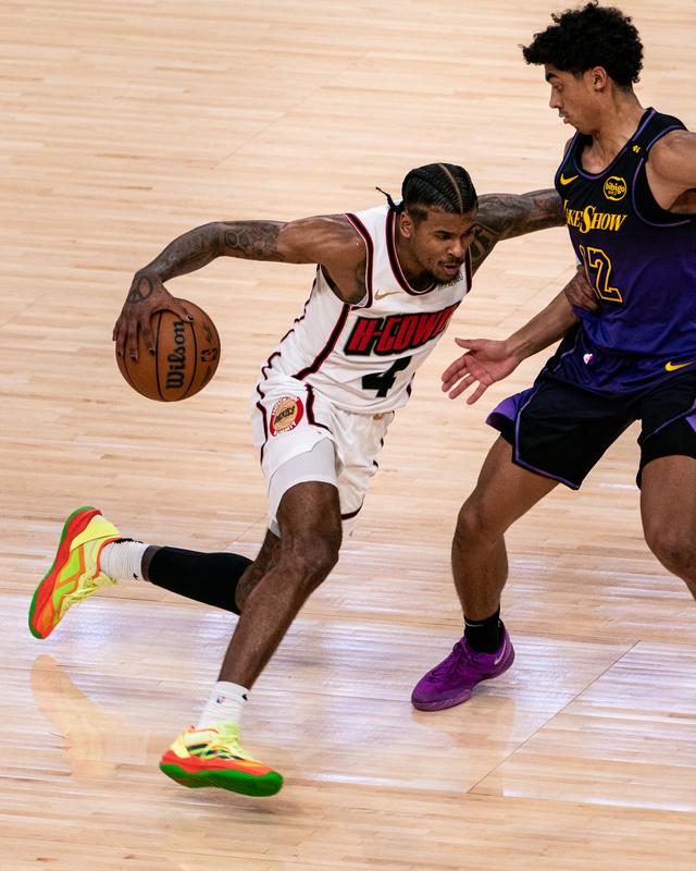（体育）篮球——NBA常规赛：火箭胜湖人-5.jpg