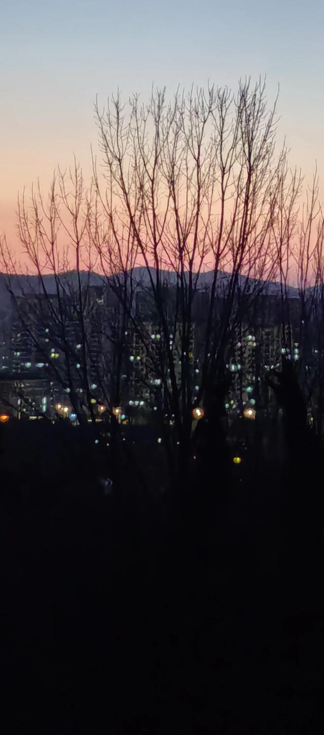 巜头条首发》-2.jpg