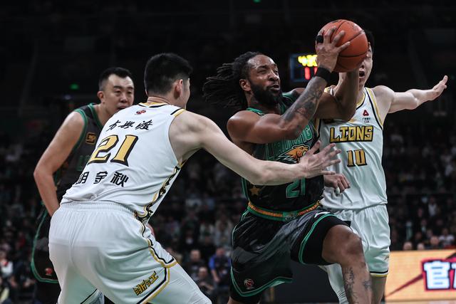 （体育）篮球——CBA常规赛：辽宁本钢不敌浙江方兴渡-13.jpg