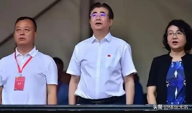 中国足球寒冬再临！一天之内两家俱乐部解散，广州队命运成谜-4.jpg