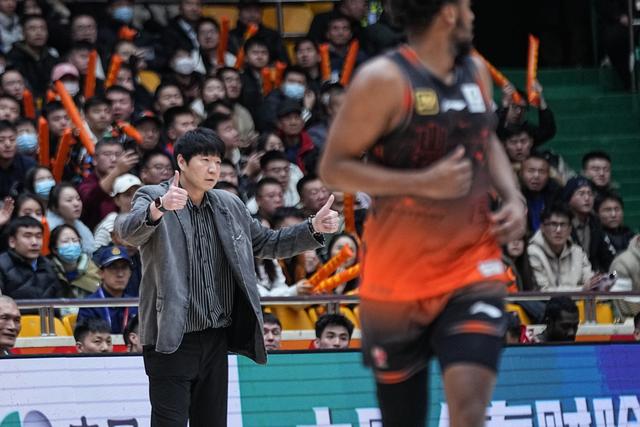 （体育）篮球——CBA常规赛：山东高速胜南京头排苏酒-4.jpg
