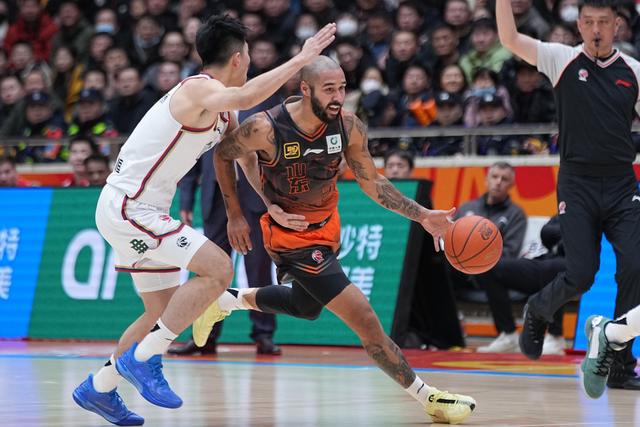 （体育）篮球——CBA常规赛：山东高速胜南京头排苏酒-12.jpg