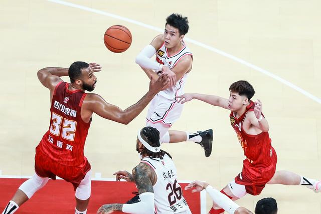 #（体育）篮球——CBA常规赛：广东东阳光胜深圳马可波罗-3.jpg