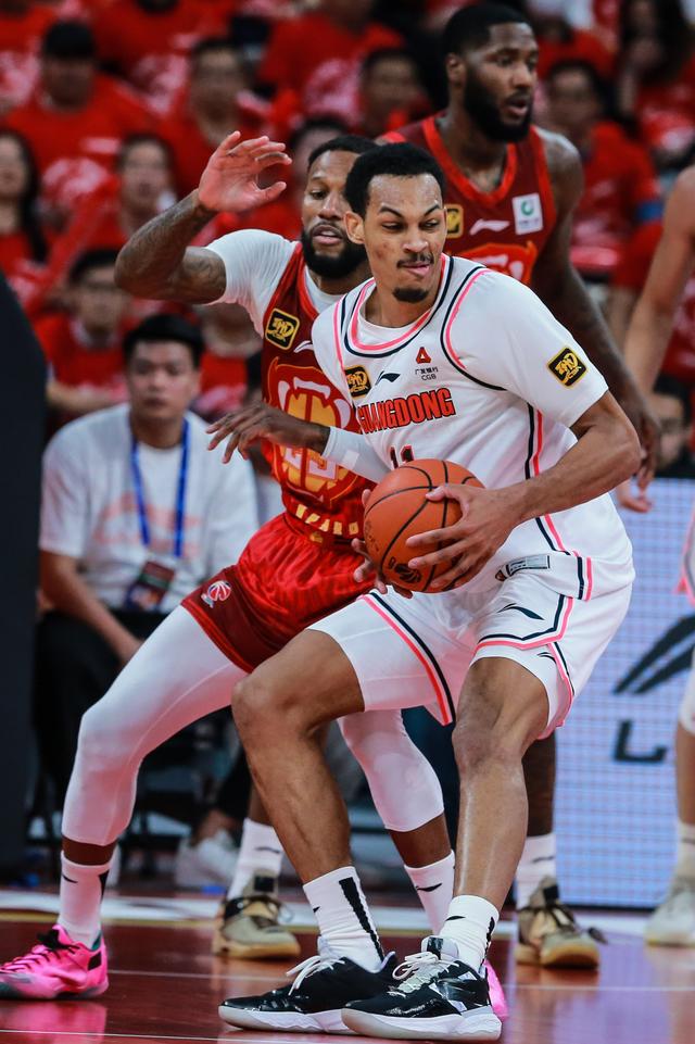 #（体育）篮球——CBA常规赛：广东东阳光胜深圳马可波罗-13.jpg