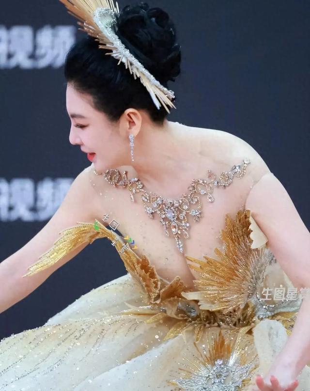 星光大赏女明星身材太养眼了-1.jpg
