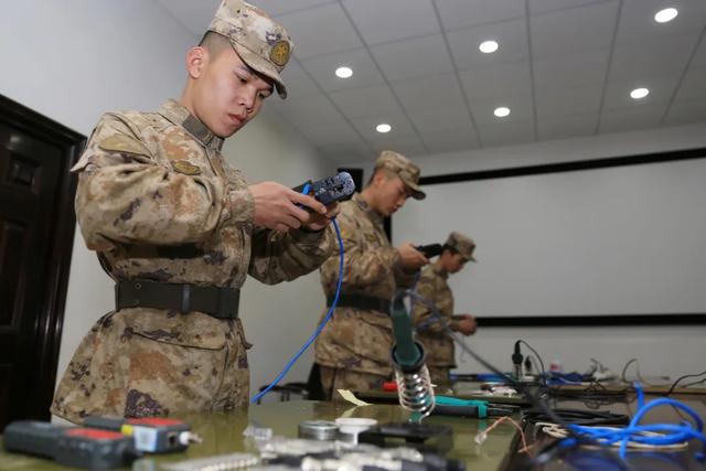 练兵备战新画卷 | 战鼓催征！火箭军某部迅速投入新年度军事训练-18.jpg